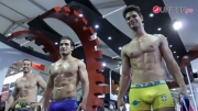 Desfile hombres en boxer de Cierres Rey en el Perú Moda 2014